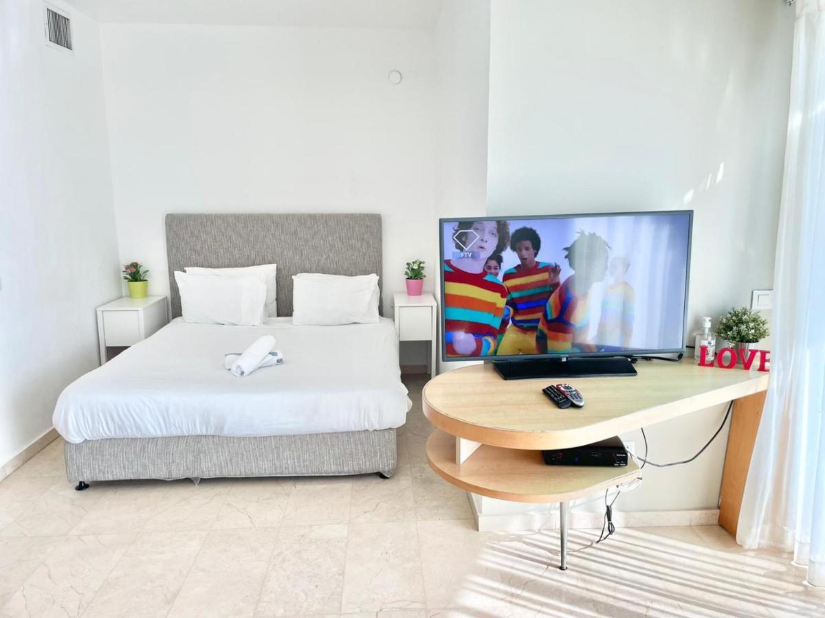 Oceanus Apartment Hotel Herzelia 외부 사진
